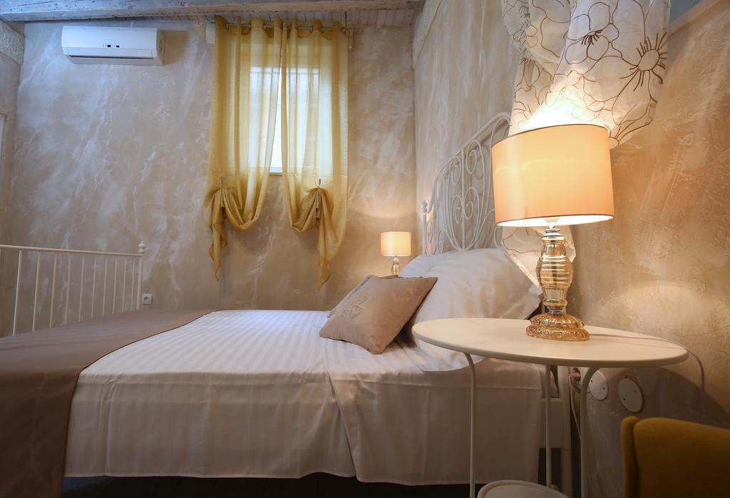 Luxury Lidija Rooms Split Exterior photo