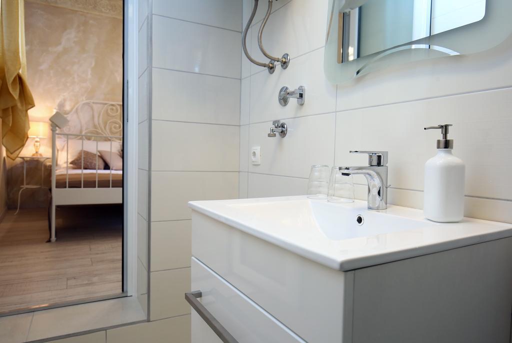 Luxury Lidija Rooms Split Exterior photo