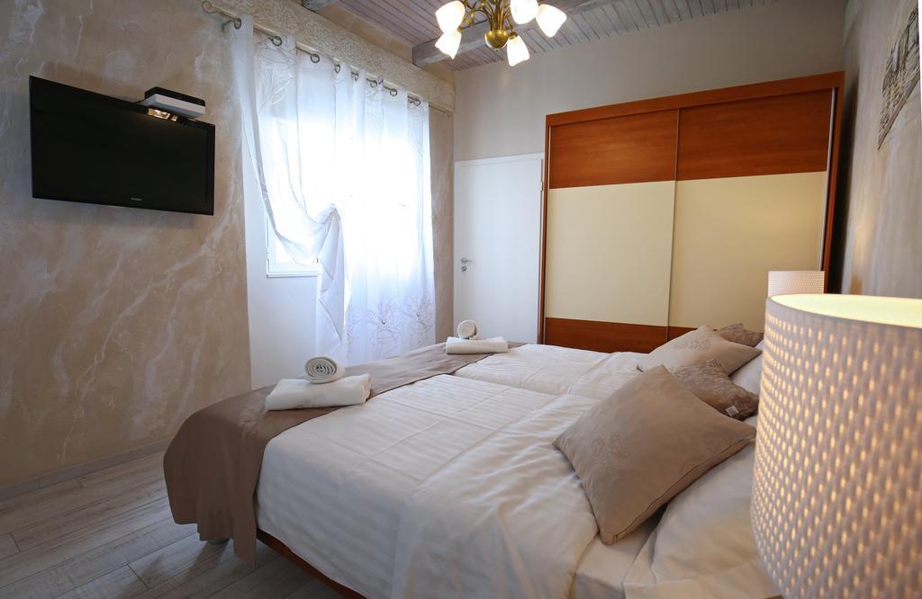 Luxury Lidija Rooms Split Exterior photo