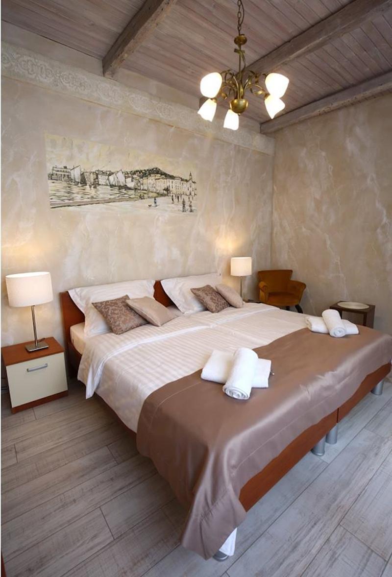 Luxury Lidija Rooms Split Exterior photo
